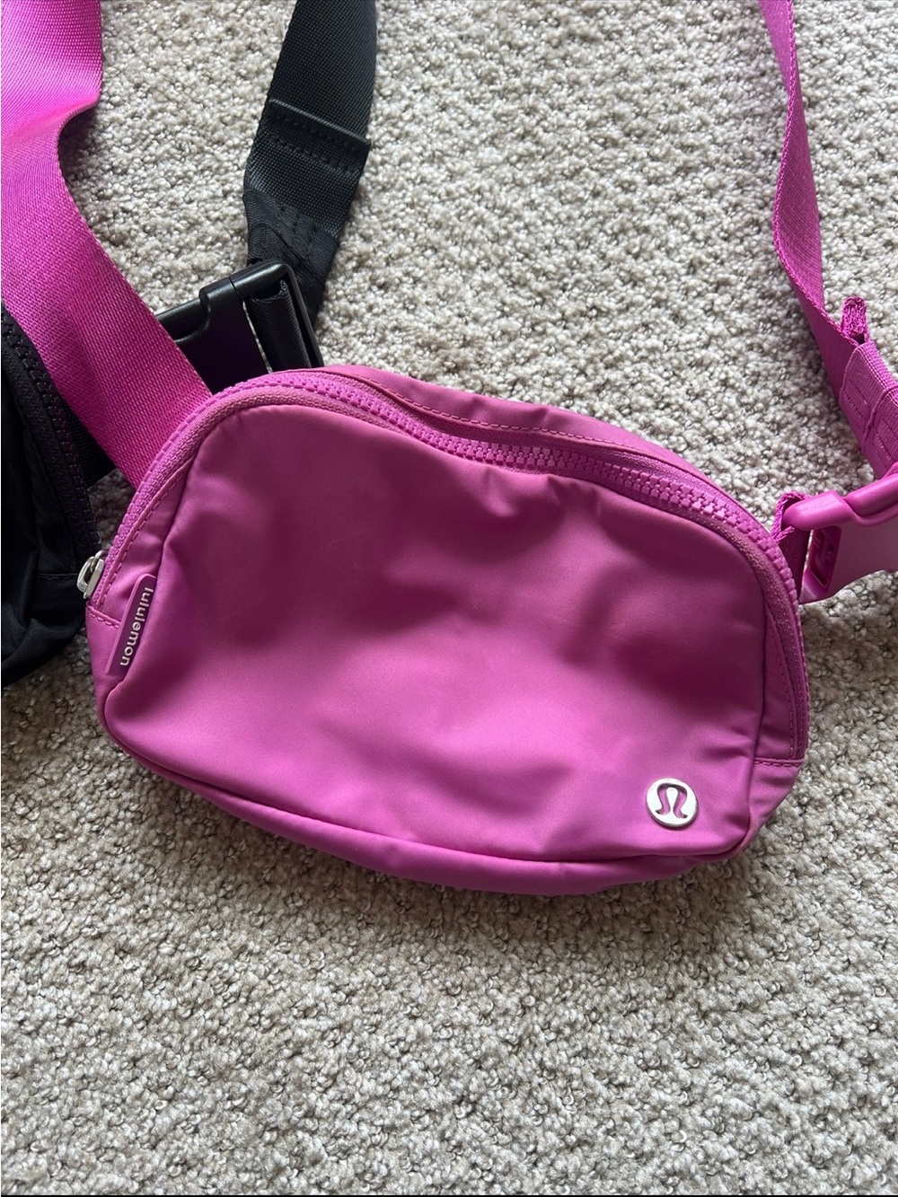 lululemon athletica Black and Bright Pink Crossbody Belt Bags - Picture 3 of 4